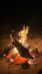 رافـعيـن حـواجـبنـا ومـا حـدا عـاجـبنا 1
